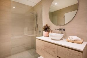 Salty Kisses by Experience Jervis Bay