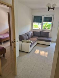 Apartments by the sea Kastel Luksic, Kastela - 22651