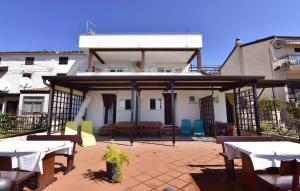 Apartments and rooms by the sea Zambratija, Umag - 22685 - 3hvězdičkové hotely ve městě Savudrija