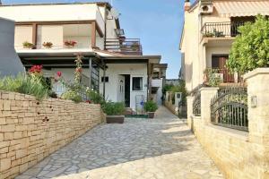 Apartments and rooms by the sea Zambratija, Umag - 22685 