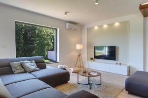 Family friendly house with a swimming pool Loborika, Pula - 22776