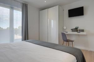 Family friendly house with a swimming pool Loborika, Pula - 22776