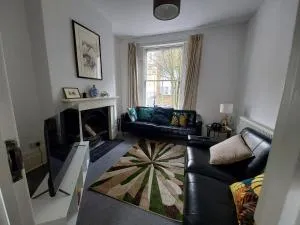 Large Serene Victorian Abode in Central London - Islington