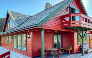 Awesome Home In Stavang With Kitchen - 弗洛罗