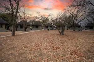 Intimate Africa Self Catering Chalets - Manyeleti - Timbavati Game Reserve