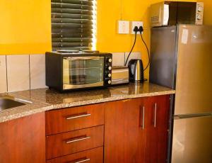 Africa Self Catering Chalets - Manyeleti