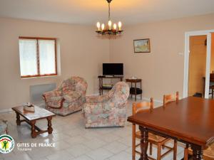 Maisons de vacances Gite Saint-Laurent-de-Lin, 4 pieces, 6 personnes - FR-1-381-501 : photos des chambres