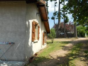 Gîte familial à Saint-Haon-le-Châtel avec piscine et animaux admis - FR-1-496-21