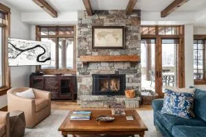 Luxury Suite 6A by Moonlight Basin Lodging - Cameron