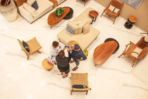 Condominios de lujo en el corazón de la Zona Dorada en Camino Al Mar.