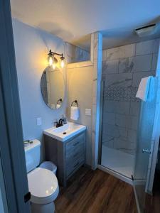 Top floor lakefront condo with Mountain Views!