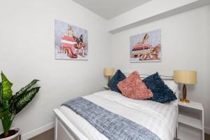 A Cozy & Comfy 2BR Apt Near Victoria Market