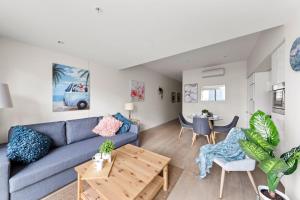 A Cozy & Comfy 2BR Apt Near Victoria Market
