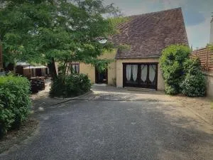 Gîte de charme rénové à Châteauroux, jardin privé, jusqu'à 10 pers, proche centre et Belle-Isle - FR-1-591-581 - Niherne