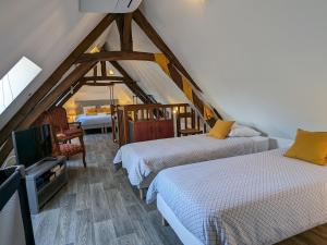 Maisons de vacances Gite Chateauroux, 4 pieces, 10 personnes - FR-1-591-581 : photos des chambres