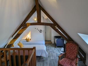 Maisons de vacances Gite Chateauroux, 4 pieces, 10 personnes - FR-1-591-581 : photos des chambres