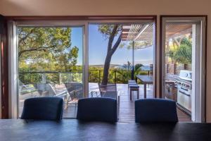 Blue Sapphire - Panoramic Ocean Views of Agnes Waters Main Beach