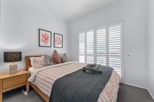 Convenient & Comfy! ~ 2Bed, 2Bath, 2Car, Balcony