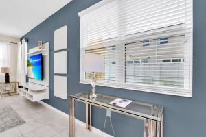 Comfy House at Compass Bay CB102