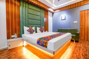 FabHotel Max - Nr Aditi Hospital 120M