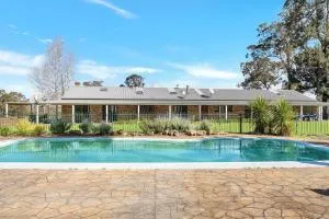 MarMel - Four bedroom home with pool and fire pit - Burrier