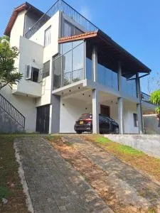 Bellaxy Ceylon - Etimale