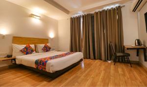 FabHotel Majestic JPM I