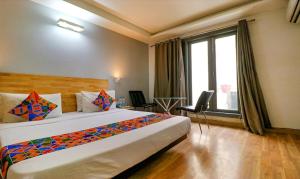 FabHotel Majestic JPM I