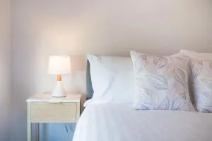 Homely Suburban Delight With Parking & Wi-fi - Carrick