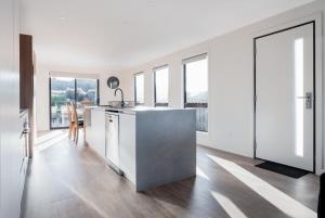 Modern & Convenient in Newstead