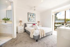 Byron Lakeside Holiday Apartments