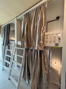 Lay Low AC Hostel Nr Airport Ubon ที่พัก เลโล