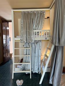 Lay Low AC Hostel Nr Airport Ubon ที่พัก เลโล