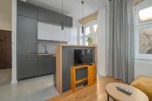 Elegant Apartment near to the Centre of Poznań by Rent like home