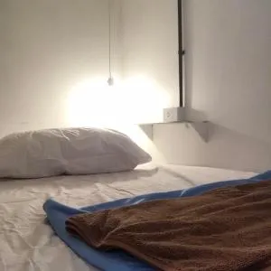 Lay Low AC Hostel Nr Airport Ubon ที่พัก เลโล - Ban Nong Sala