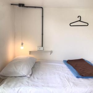 Lay Low AC Hostel Nr Airport Ubon ที่พัก เลโล