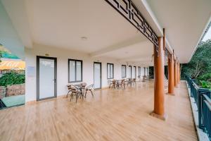 Phòng Deluxe Giường Đôi/2 Giường Đơn Có Ban Công (Deluxe Double or Twin Room with Balcony)