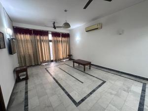 The Raveesh Apartment J42