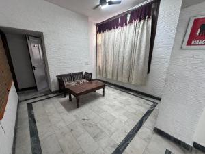 The Raveesh Apartment J42