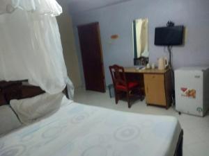 Riversand Hotel, rooms with lake views,WI FI & balcony