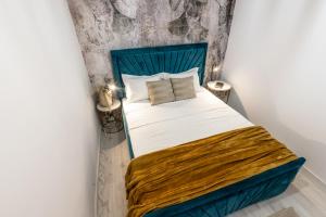 Central Address Apartment 811 B2