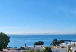 vue sur la plage de l'almadrava. LLEN - Montjoys