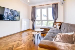 Stunning 2BDR Condo on Historic Location in Center