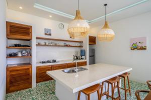 Stylish villa, Ubud, 2 bed,2 bath, central location, pool, private!