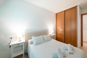 Mar y Montaña, apartamento con piscina, playa a 3 km VUT-3945-AS