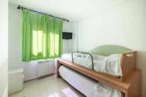 Mar y Montaña, apartamento con piscina, playa a 3 km VUT-3945-AS