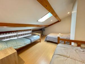 Maisons de vacances Maison a 300m de la plage, avec terrasse, parking privatif, animaux admis ! - FR-1-231-140 : photos des chambres