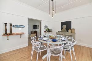 Twee Brode In Arniston