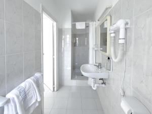 Twin Room room in Hotel Figueretes