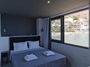 Sunrise Luxury Seaside Apartment - Paránimfoi